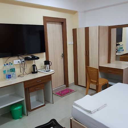 Jimmy Guest House โกลกาตา ภายนอก รูปภาพ